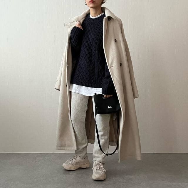 お正月大人レディーススニーカーこなれたミックスコーデ