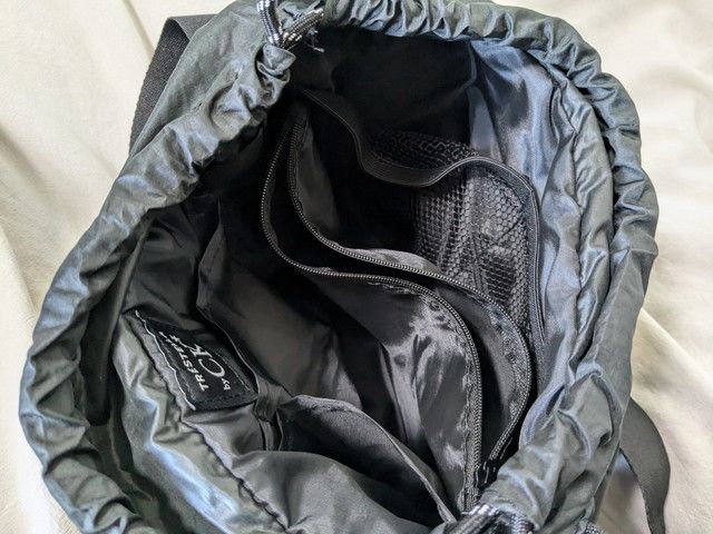 ショルダーバッグ中