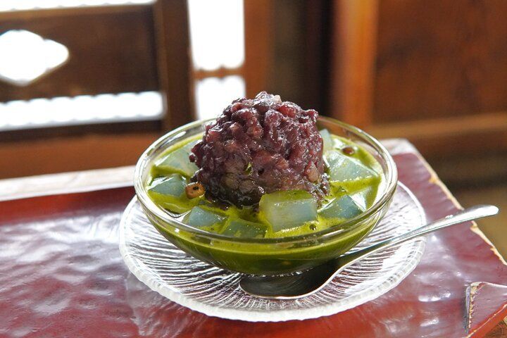 鎌倉で迎える2025年の新春♪鶴岡八幡宮の初詣と艶やかなランチや老舗の甘味処でお正月を満喫