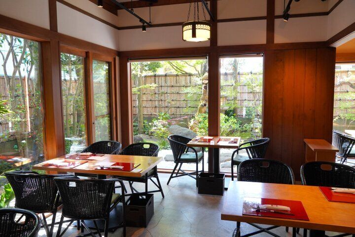 鎌倉で迎える2025年の新春♪鶴岡八幡宮の初詣と艶やかなランチや老舗の甘味処でお正月を満喫