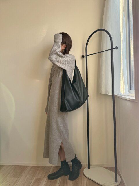 ニットワンピースコーデ