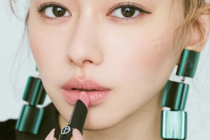 山本舞香のBeauty Script 山本舞香 HOW TO ARMANIリップMAKE-UP 