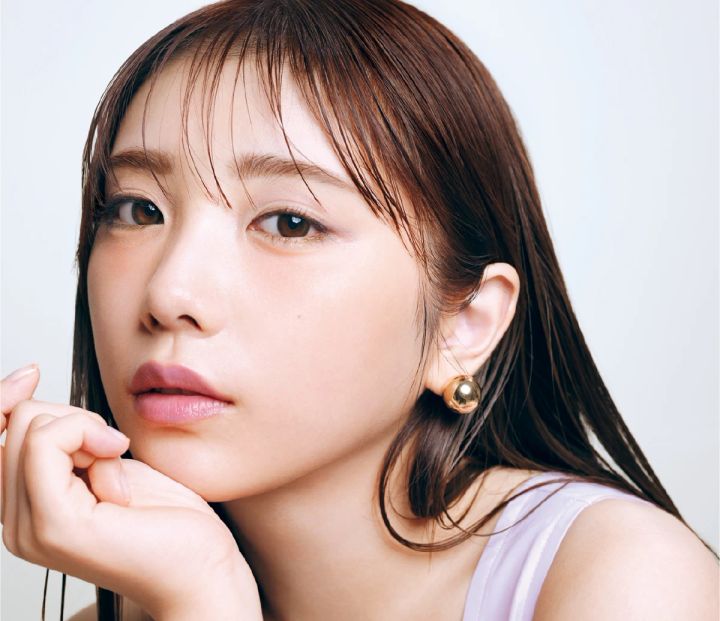 与田祐希さん×2025年春新色。霞がかったニュアンスカラーで旬顔にスイッチ！