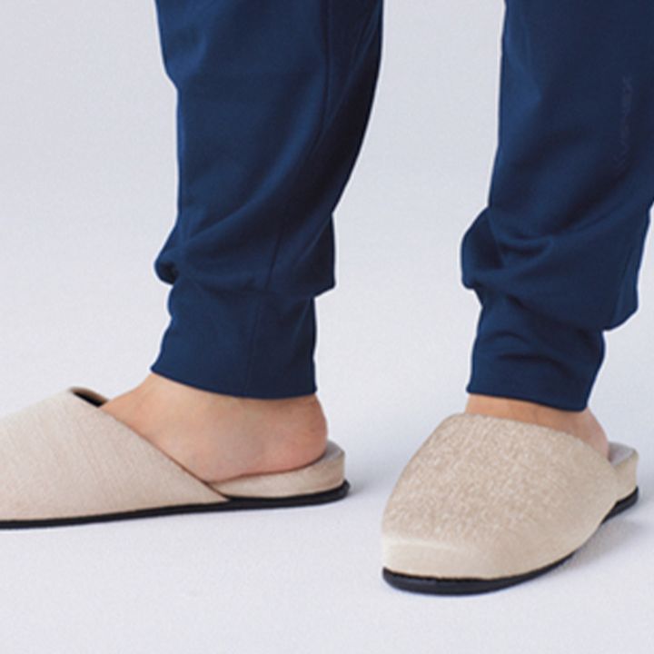 手首足首がすぼまっているのが大助かり