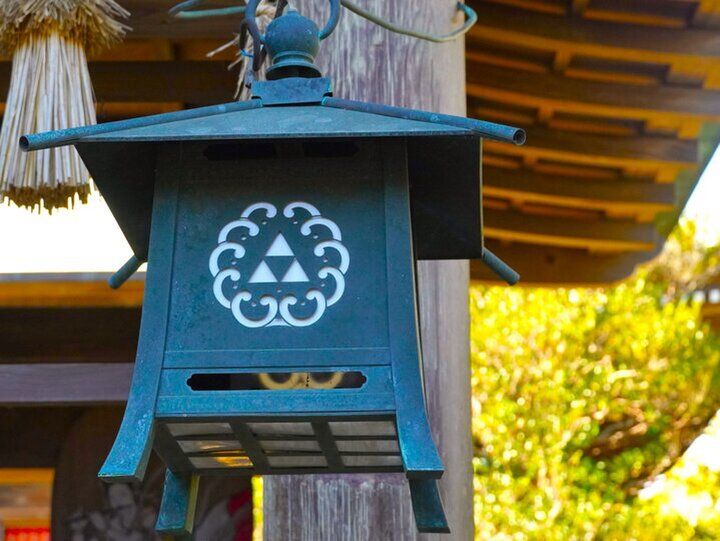 江の島で巳年ゆかりの弁財天様に開運祈願♪陽光きらめく初詣とカフェでほっこり過ごす新春