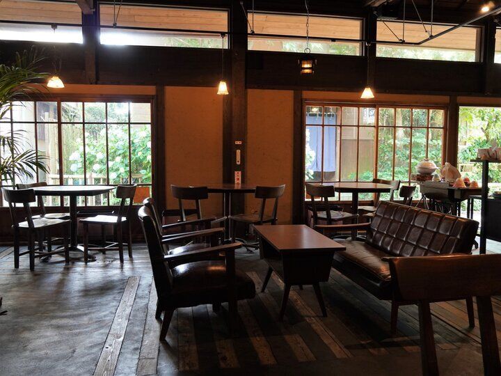 江の島で巳年ゆかりの弁財天様に開運祈願♪陽光きらめく初詣とカフェでほっこり過ごす新春