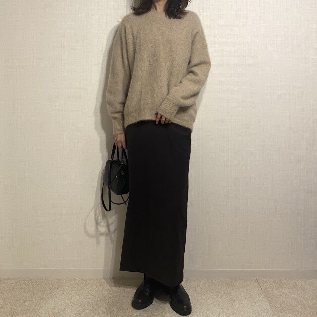 OKコーデ 濃い色で引き締める