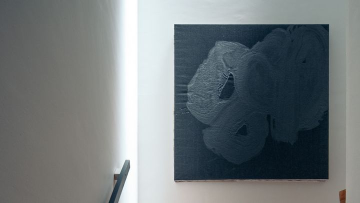 〈Hender Scheme〉デザイナー・柏崎亮の自宅 アーティスト・新城大地郎の作品