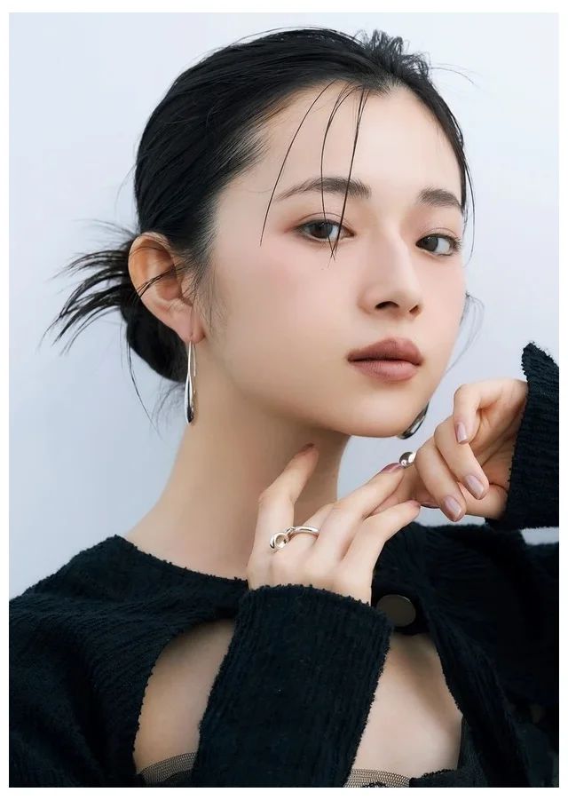 2025年乙女座の開運メイク 