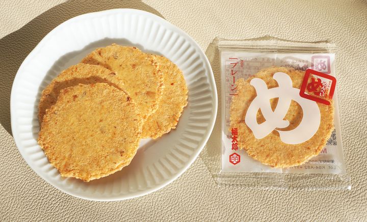 「めんべい」プレーン 2枚×8袋 600円～ （2024年12月現在）