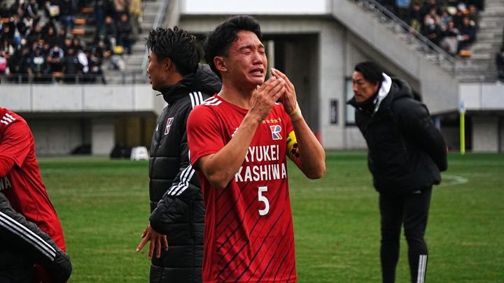 勝って泣いたキャプテンDF佐藤夢真「引退するなら、きょうだ」と臨んだ流経大柏高の大一番