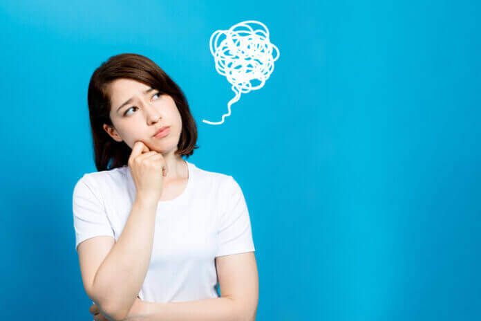 実は法律的にはアウト⁉ パートナーの携帯を見るのはアリ？ ナシ？