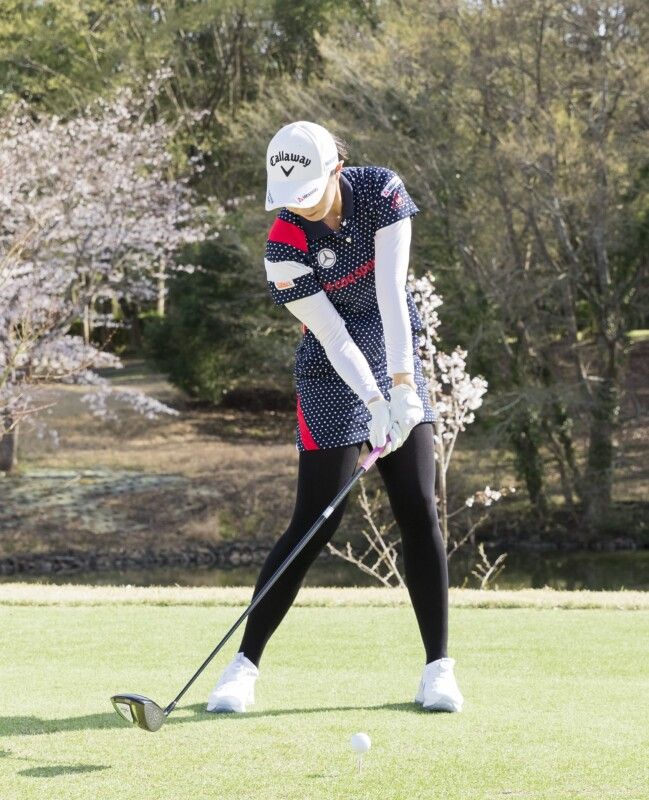 「平均飛距離268ヤード」人気女子プロが“飛距離アップのコツ”をレッスン！