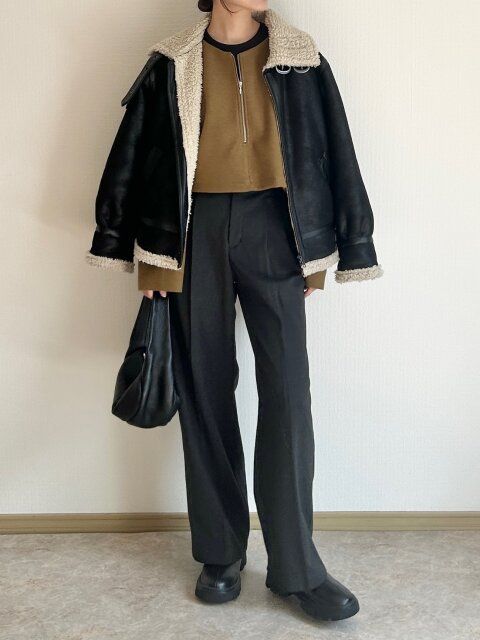 GU ヘリンボーンタックワイドパンツ DARK GRAY 大人カラー配色でシックに