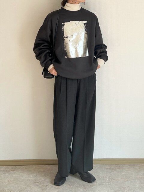 GU ヘリンボーンタックワイドパンツ DARK GRAY スウェットでつくるレイヤードスタイル