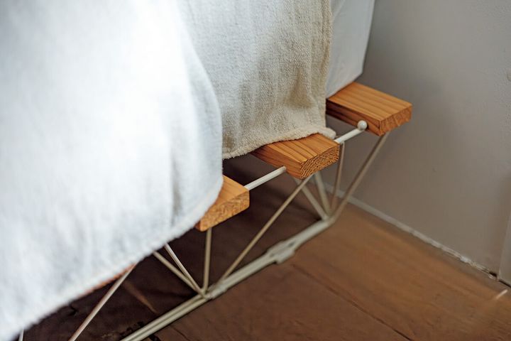 クリエイティブディレクター・渡邊謙治 自宅 ベッドフレーム