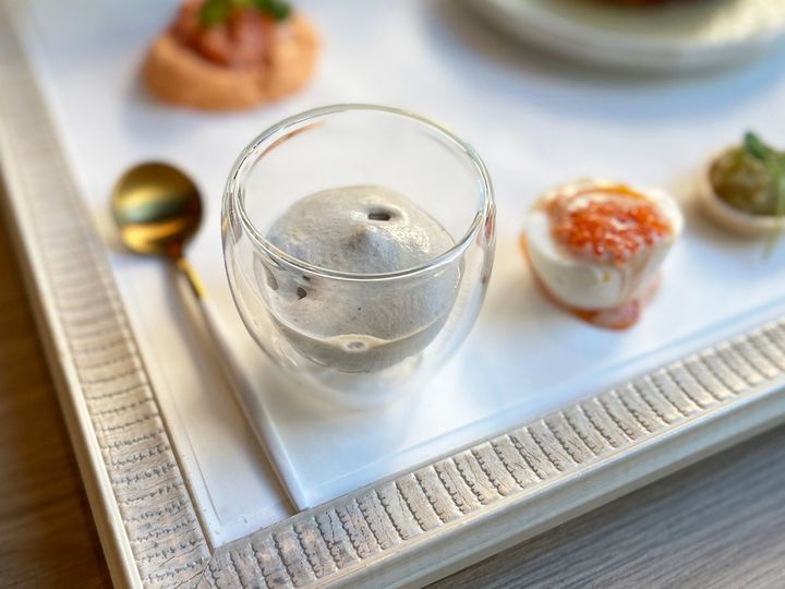 「牛蒡のムース 南部煎餅のクランブル」