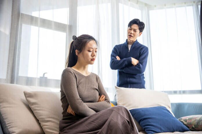 言葉の暴力は女性からも受ける！ 実際にあったエピソード5選