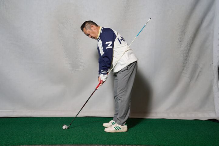 クラブの“真芯”でミートする方法！「胸の真ん中」を意識するのが重要