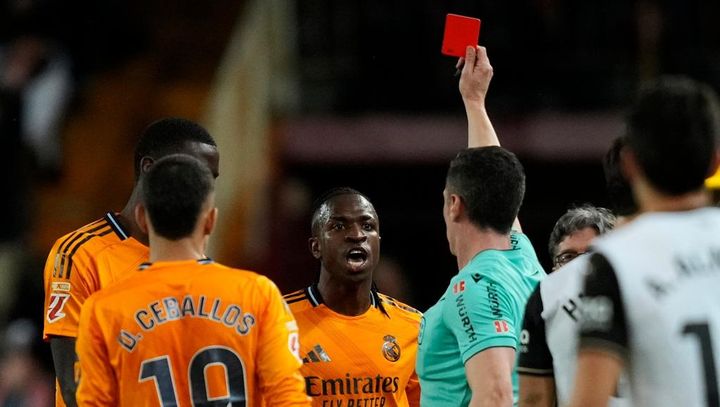 世界的スター、2025年初戦で退場処分…「申し訳ない、ありがとう！」と謝罪しつつ感謝したワケ