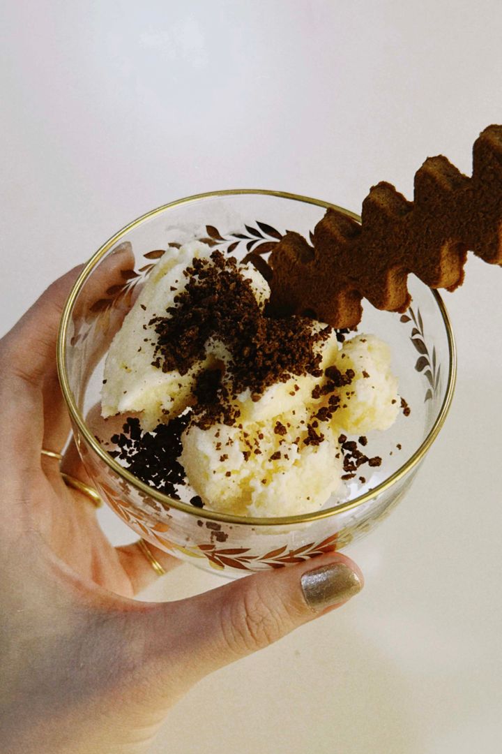 常温保存ができるお取り寄せスイーツ◎ 生食感のチーズサンドクッキー缶【ささやかですてきなもの 大谷有紀 vol.218】