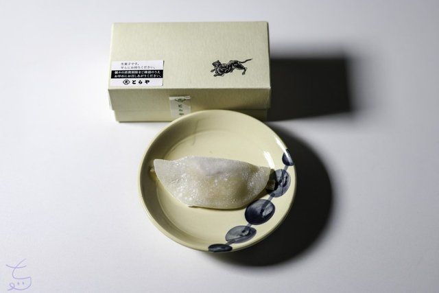 とらやの花びら餅