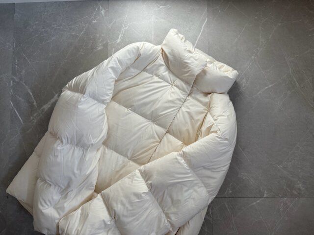 パウダーソフトダウンジャケット ホワイト