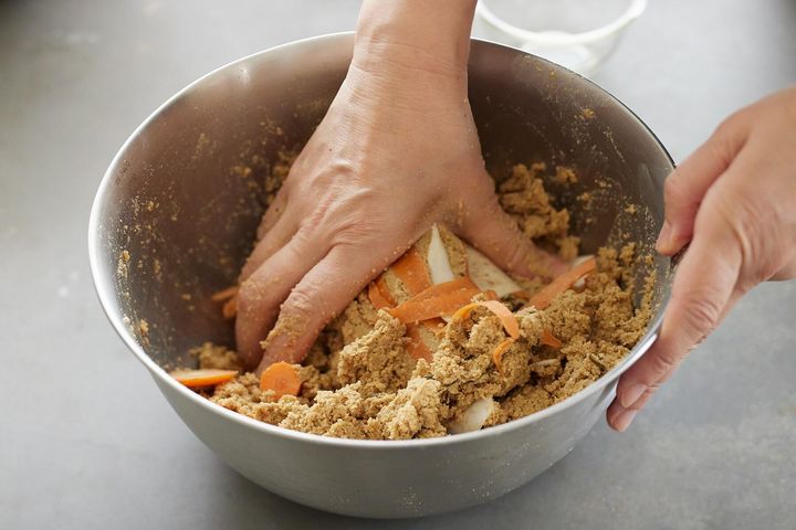 ポリ袋に入れる