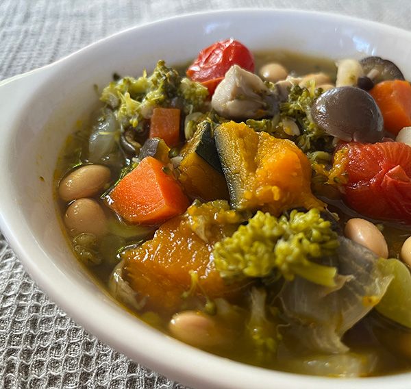 野菜の旨味がじわ〜と体に染みる 腎臓解毒スープ