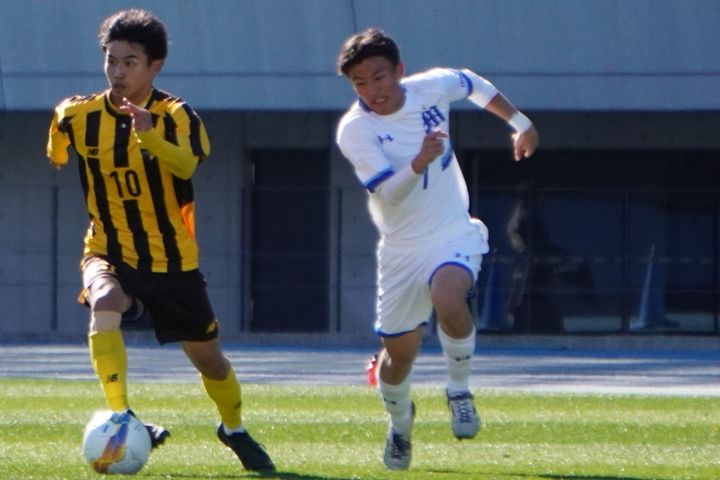 国立切符を勝ち取った選手権初出場の東海大相模高。背番号10のMF沖本陸が有馬監督夫妻の予感通りの大活躍！