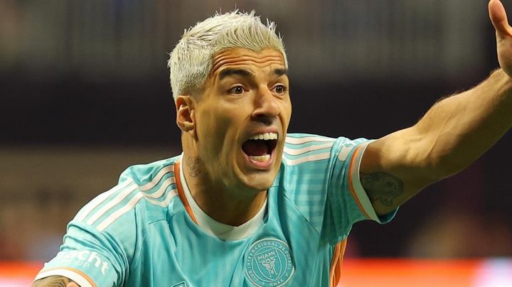 37歳のスター、飛び降り自殺しようとした49歳男性の説得に協力 無事救助される