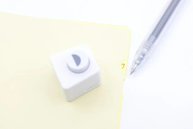 ダイソー インデックスパンチ（フチ型）