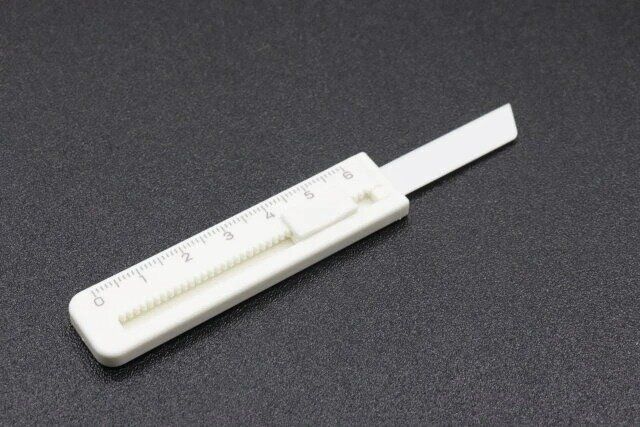 ダイソー ミニカッター （メジャー付き）