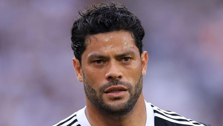 元Jリーガー、離婚した元妻の姪との結婚披露宴が大炎上！「母の命日なのに」と親族ドン引き