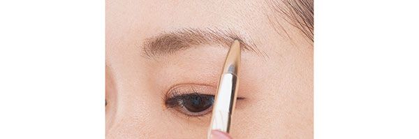 欠けている部位を描き足す