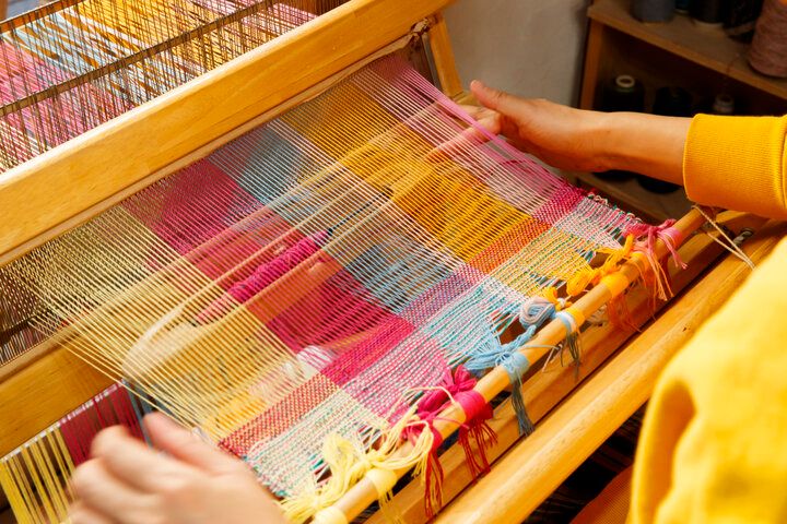 世界で一つだけの手織りマフラーづくりを体験♪大阪・中崎町にある体験工房「SAORI豊崎長屋」