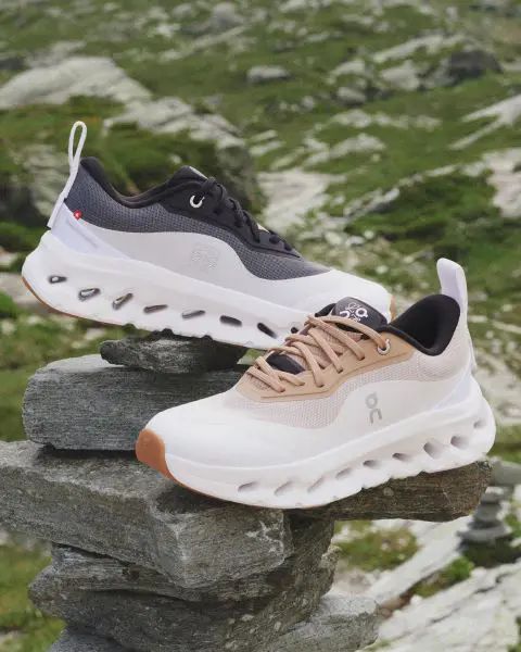 LOEWE × On ホワイト スニーカー