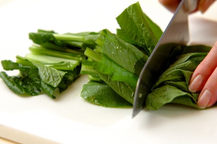 豆腐と小松菜のチャンプルーの下準備2