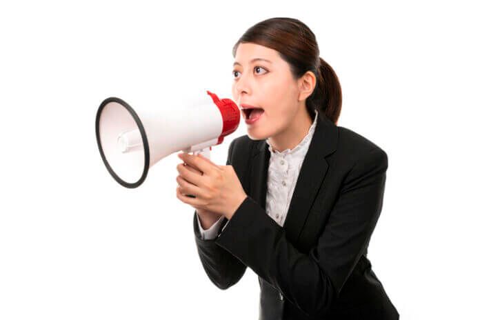 信頼や印象もだだ下がり… 品のない人の話し方7選