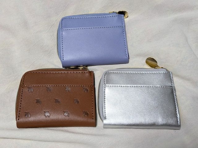 moz整理上手な牛革コンパクト財布背面