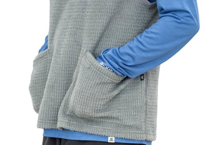 RIDGE MOUNTAIN GEARのアルファブースターベストのポケット