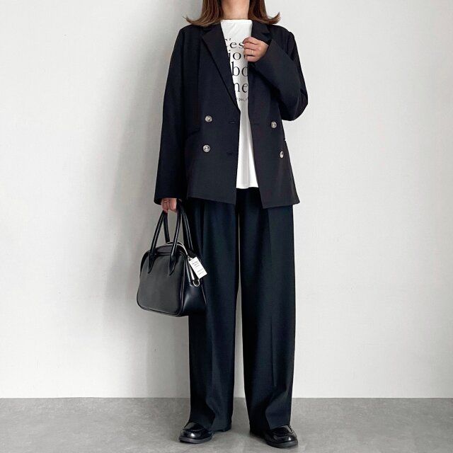 ユニクロ タックワイドパンツ NGコーデ ジャケットを合わせてセットアップ風