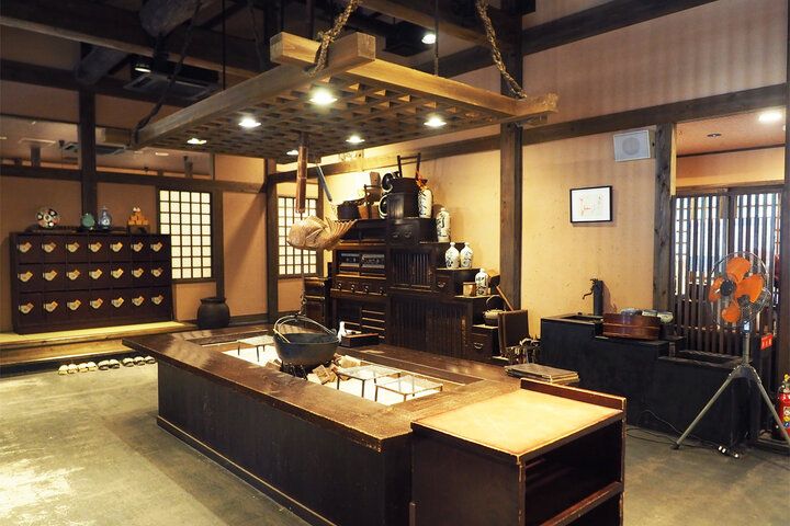 箱根湯本駅から３分♪ 森に溶け込む里山温泉と囲炉裏料理でのんびり小旅行気分「箱根湯寮」