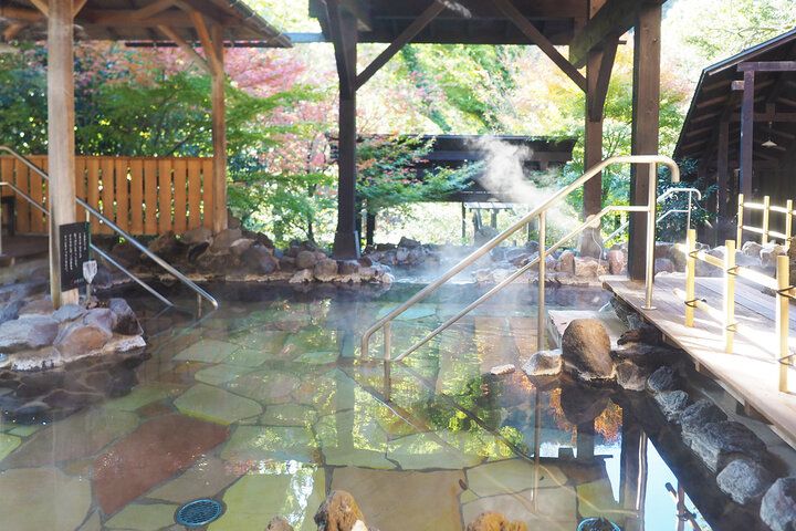 箱根湯本駅から３分♪ 森に溶け込む里山温泉と囲炉裏料理でのんびり小旅行気分「箱根湯寮」