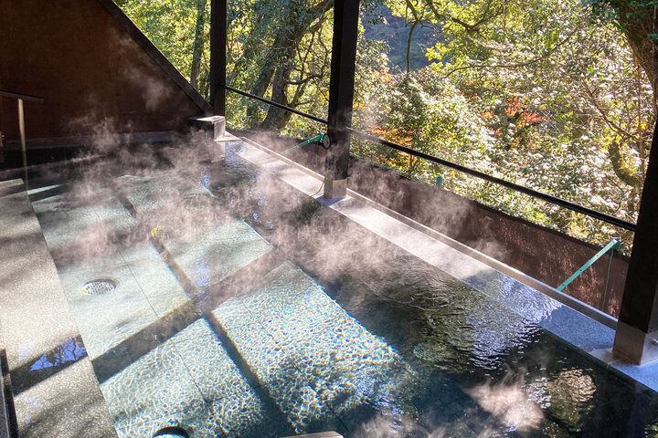 箱根湯本駅から３分♪ 森に溶け込む里山温泉と囲炉裏料理でのんびり小旅行気分「箱根湯寮」