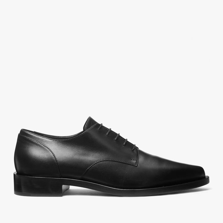 シューズ ヒール3cm ￥129,800／MICHAEL KORS COLLECTION