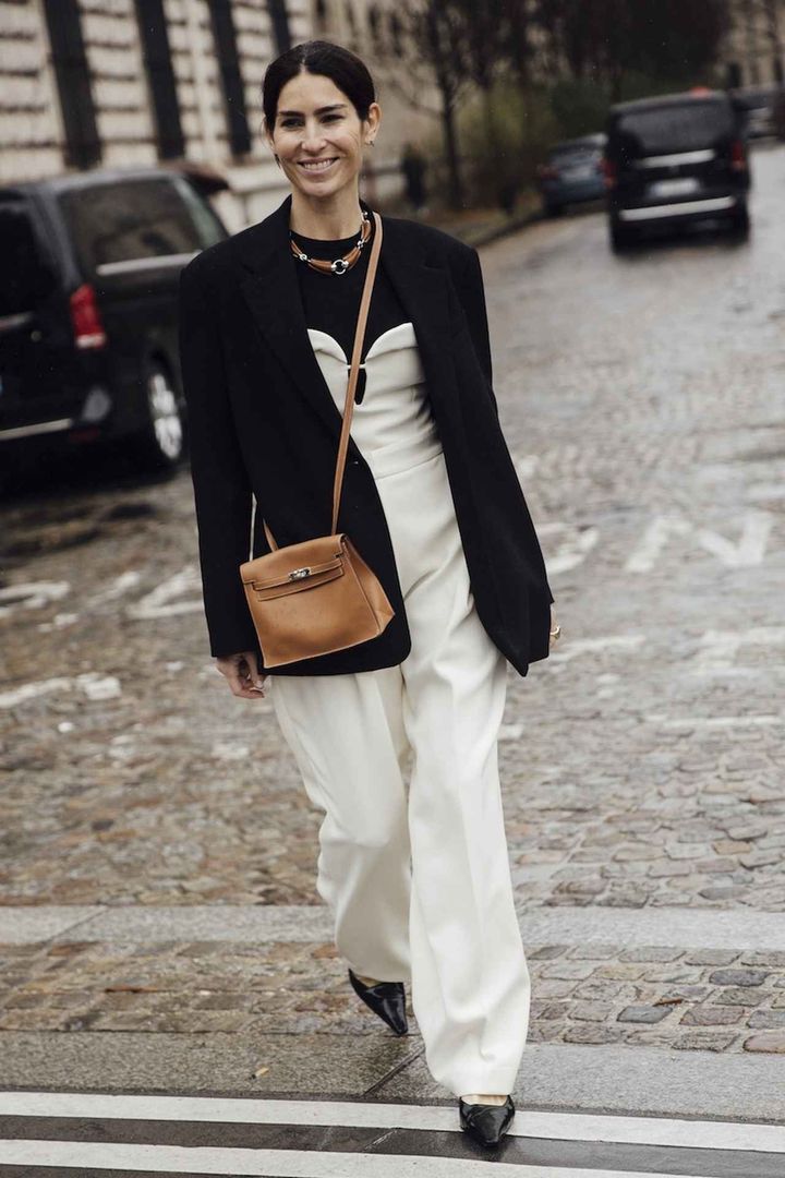 画像: 白と黒をリピートして立体的に