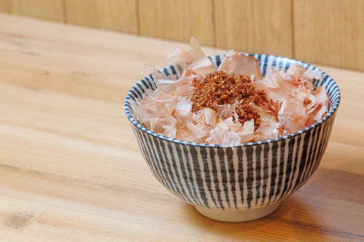 京都七条の路地裏で、かつお節専門店が手がける京カレーうどんを♪ 「京カレーうどん ECHIGOYA」