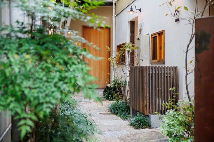 京都七条の路地裏で、かつお節専門店が手がける京カレーうどんを♪ 「京カレーうどん ECHIGOYA」