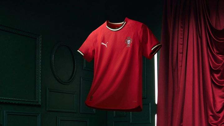 PUMAと契約した世界的サッカー強豪国、待望の新ユニフォームを発表！スター選手の“配置”がおもしろい